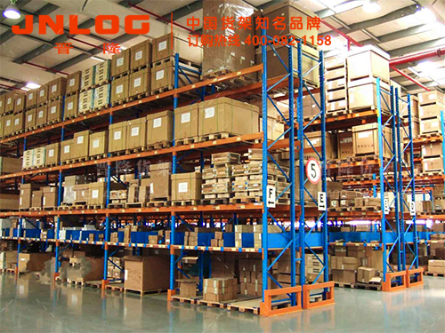 托盤式貨架.jpg 托盤式貨架.jpg